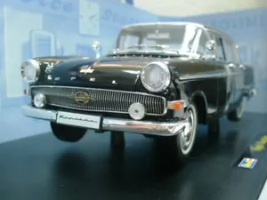WOW EXTREMADAMENTE RARO Opel Kapitan Mk6 P2 Hydra-Matic 62 Negro 1:18 Revell-Auto Art - Imagen 1 de 4
