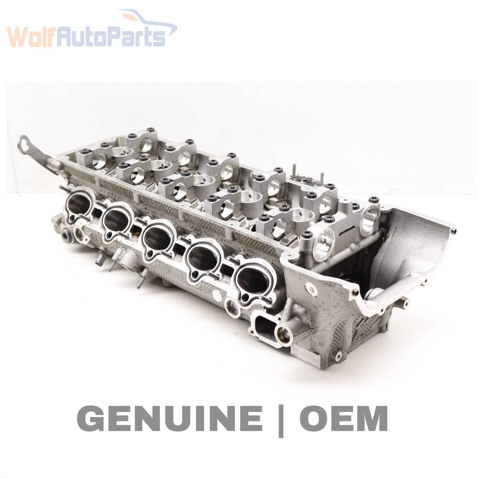 2006-2010 BMW M5 5.0L - LEFT 5.0L Engine Cylinder HEAD 7833881 - Image 1 of 4