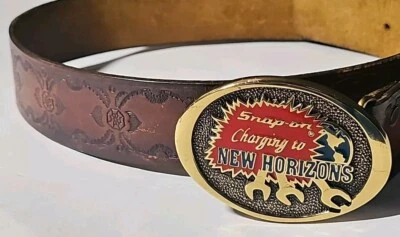 Snap On Tools латунная пряжка ремня «Зарядка к новым горизонтам» / седло кожаный ремень - Изображение 1 из 4