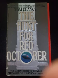 THE HUNT FOR RED OCTOBER TOM CLANCY PAPERBACK BOOK -1984- - Picture 1 of 3