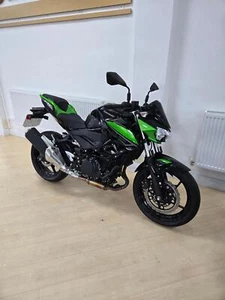 Kawasaki Z400 - Picture 1 of 9