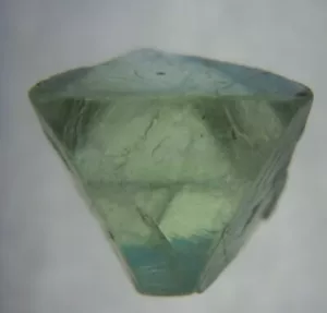 OTTAEDRO FLUORITE VERDE CHIARO (FL45/1) minerale dalla miniera di Xianghualing, Cina - Foto 1 di 6