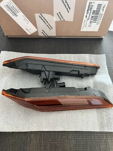 Porsche 911 Right and Left Signal Side Marker Light rRepeater OEM 2020-22 - Picture 1 of 2