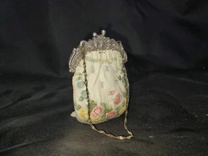 Collectible N Stalgia Miniature Handbag Figurin w/chain-Popular Imports Inc - Picture 1 of 8