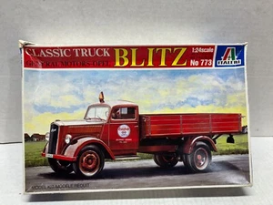 VINTAGE ITALERI 1/24 SCALE GENERAL MOTORS - OPEL BLITZ MODEL KIT - Imagen 1 de 5