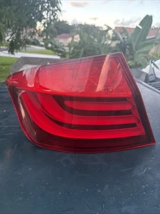 Unidad de lámpara de freno de luz trasera exterior lado conductor izquierdo bmw f10 serie 5 LED 173462 01 - Imagen 1 de 13