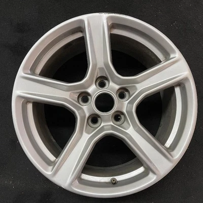 "Llanta original de fábrica Chevrolet Camaro OEM 18"" 2016-2024 ABDS 5758" Foto 1 de 4