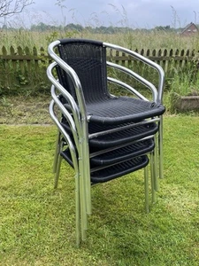 Alustuhl Rattanoptik Stapelstuhl Gartenstuhl Camping Top Zustand 4 Kissen Gratis - Bild 1 von 3