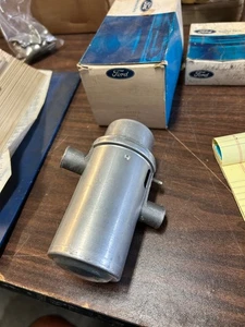 NOS 1974 Ford Bronco 302 Smog Emission Canister D4AZ-9B289-A D4AE-AA USA - Picture 1 of 8