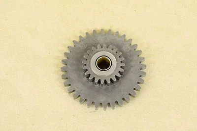 YAMAHA XS400 XS 400 XS360 1976 1977 1979 - 82 ENGINE OIL PUMP IDLE GEAR SPROCKET - Image 1 of 3