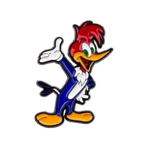 Prendedor de metal esmaltado con pose de personaje de dibujos animados de pájaro carpintero leñoso - Imagen 1 de 5