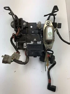 Honda CB750 K7 Four Batteriehalterung Box Gleichrichter Regler Sicherungskasten - Imagen 1 de 7