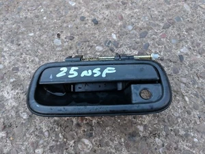TOYOTA LAND CRUISER 90 EXTERNAL DOOR HANDLE NSF PASSENGER SIDE LEFT FRONT - Picture 1 of 2