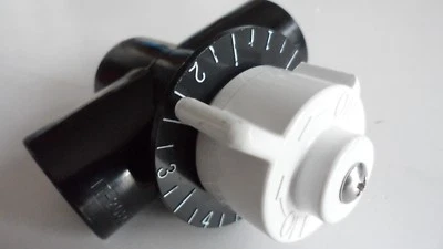 RAINBOW CHLORINATOR IN LINE FEEDER FLOW CONTROL REGULATOR VALVE R172086 - Image 1 of 4