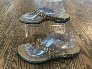 Ecco Brown Faux Patent Crocodile Print Thong Sandals Women's Size EU 41 - Picture 1 of 20