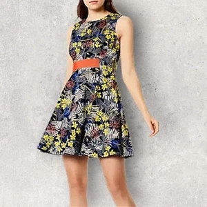 Vestido de fiesta de verano floral acampanado y ajuste multicolor Karen Millen para mujer Reino Unido 14 - Imagen 1 de 8