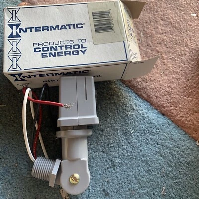 INTERMATIC K4221 Photo Control 120 VAC 50/60 HZ 1800 W. Tungsten 8.3 A Ballast  - Image 1 of 4