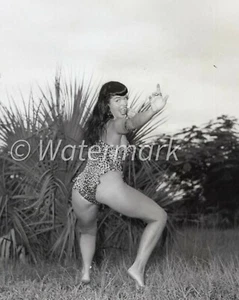 Bettie Page 8x10 Retro Pin-Up Girl Photo – 1950s Reprint - Picture 1 of 3