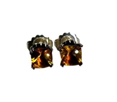 Aretes de citrino con postes de oro de 14 quilates de plata de ley de caviar de Lagos Foto 1 de 4