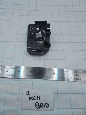 Placa de pestillo de puerta para horno microondas GE # WB10X32573 (lado izquierdo) Foto 1 de 4