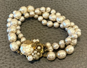 Vintage MIRIAM HASKELL Bracelet Triple Strand PEARL GILT FILIGREE Baroque SIGNED - Bild 1 von 13