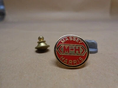 Broche chapéu emblema trator MASSEY HARRIS MH M-H, pino de lapela, gravata tac com 2 apoios - Imagem 1 de 3