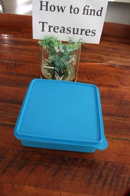 RT4)  NEW TUPPERWARE SQUARE SWEET SAVOURY KEEPER AIRTIGHT CONTAINER PICK COLOR - Image 1 of 4