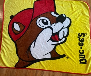FREE SHIP! Buc-ee's Plush Throw Blanket Yellow Large Lap Blanket Beaver 50” X 60 - Picture 1 of 3