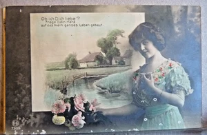 SS32 - 044 - Postcard - German - Woman in an early 1900s dress, with flowers - Picture 1 of 2