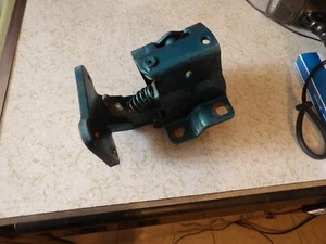 🔥⭐  67-71 Lincoln Mark III THUNDERBIRD PASSENGER SIDE LOWER 2 DOOR HINGE P/S - Picture 1 of 3