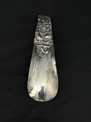ANTIGUO CUERNO ZAPATO PLATA ESTERLINA REPUJADO FLORAL GORHAM 1896, MONOGRAMAS Foto 1 de 4