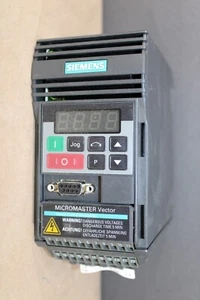 Siemens 6SE3211-4DA40 Micromaster Vector Drive 400/500V 3 Phase 2.8A .75HP - Picture 1 of 6
