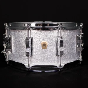 Ludwig 6.5" x 14" Classic Maple Snare Drum, Silver Sparkle - Picture 1 of 4