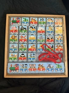 Melissa & Doug Alfabeto Tren Cordones Madera Tren Cuentas en Caja de Madera - EXCELENTE - Imagen 1 de 4