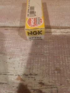 Número de pieza de bujía NGK - BP7HS - Imagen 1 de 4