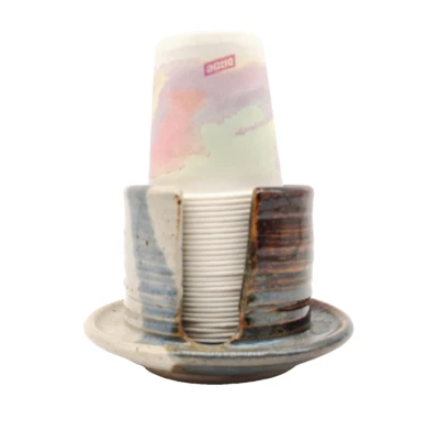 Dispensador portavasos Dixie de cerámica artística de estudio hecho a mano azul beige cerámica esmaltada Foto 1 de 4