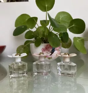 MARC JACOBS Daisy 4ml Eau De Toilette X 3 Piece Mini Perfumes - Picture 1 of 5