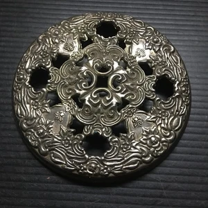 Coperchio bruciatore incenso piatto argento intricato vintage con ritagli floreali dettagliati - Foto 1 di 5