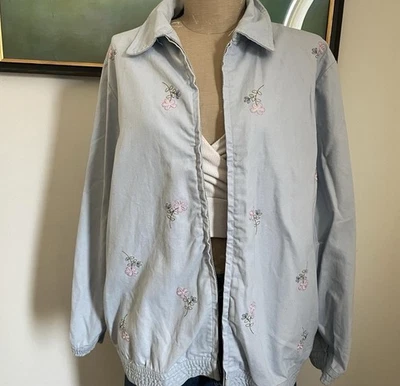 Chaqueta grande azul claro bordada Tudor Court de Haband Foto 1 de 4