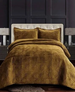 Capri Medallion Velvet Oversized Solid 3Piece Quilt Set, Queen - Picture 1 of 5