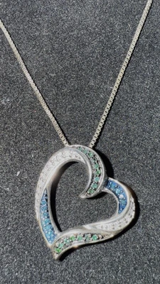 Tri Colored Diamond Heart Pendant Necklace Foto 1 de 4