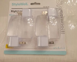 Luz Nocturna Stylewell, Encendido Automático Apagado LED Blanco Brillante Sensor de Atardecer a Amanecer - Paquete de 4 - Imagen 1 de 2