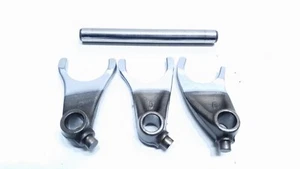 Fourchettes de boite de vitesse Honda CBR 125 2004 n°2 Réf : 24211-KPP-900 - Photo 1/2