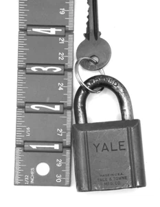 Vintage Yale Vorhängeschloss mit Original Schlüssel - Bild 1 von 1