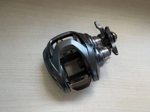 Daiwa 17 STEEZ A TW 1016SH Right Baitcasting Reel 7.1:1 Gear Used From JAPAN - Picture 1 of 5