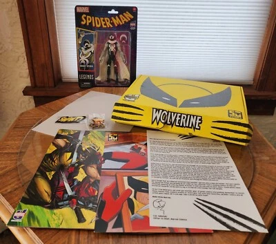 Kit de membresía Marvel Unlimited Plus 2024 COMPLETO con figura de acción Knight Spider Foto 1 de 4