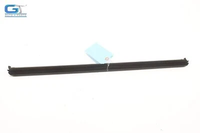 2011 - 2018 PORSCHE CAYENNE REAR RIGHT DOOR WINDOW INNER WEATHERSTRIP SEAL OEM — 第 1/4 张图片