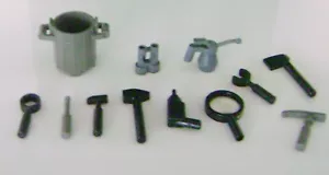 Lego Tools Accessori Lotto di 12 Binocoli Chiave a Barile Ascia Trapano Olio Lattina... - Foto 1 di 3