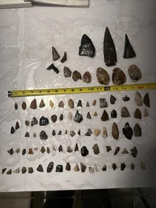 Konvolut 93 antike alte Stein Pfeilspitzen Handarbeit Artefakte Indianer Sammlung - Bild 1 von 17