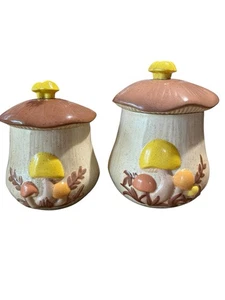 Set 2 bidoni per funghi con coperchi in ceramica Arnels vintage anni 70 - Foto 1 di 5